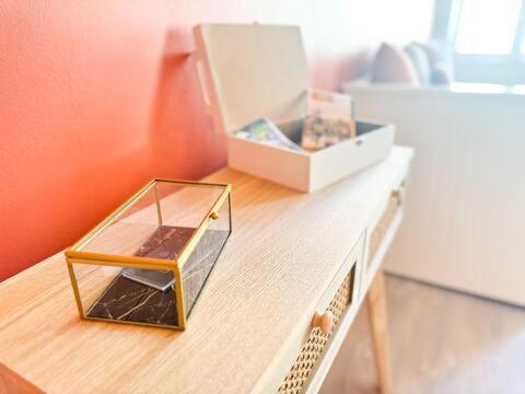 Food And Chill - Deux Appartements Hypercentre - 1 Theme Cinema - By Primo C0Nciergerie Tournus Luaran gambar