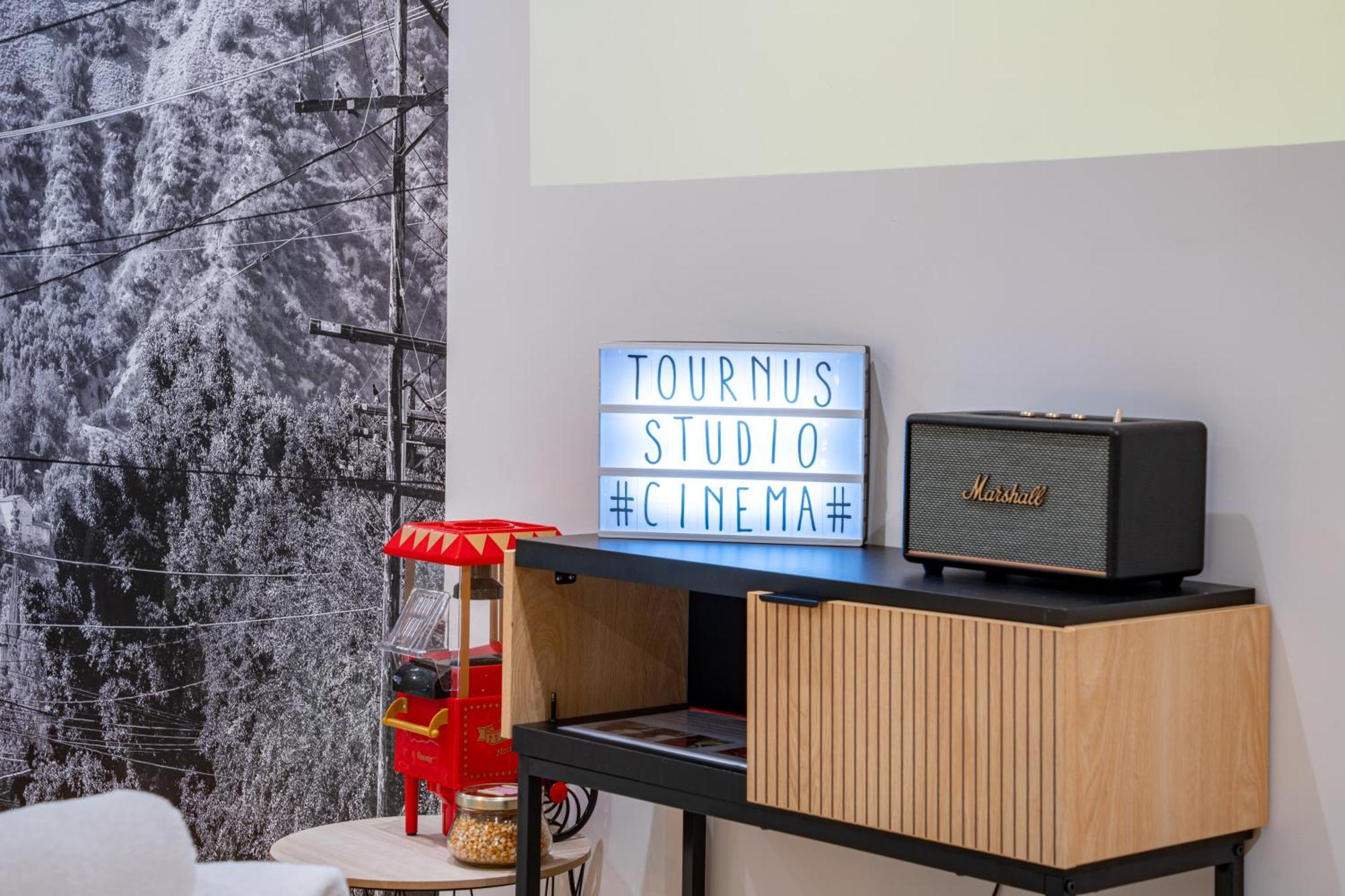 Food And Chill - Deux Appartements Hypercentre - 1 Theme Cinema - By Primo C0Nciergerie Tournus Luaran gambar