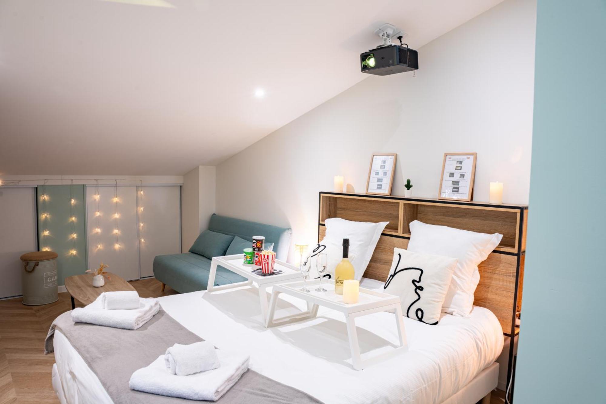 Food And Chill - Deux Appartements Hypercentre - 1 Theme Cinema - By Primo C0Nciergerie Tournus Luaran gambar